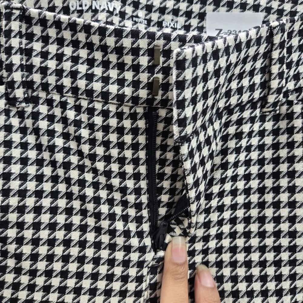 Old Navy Women Pants 4 PETITE Black Houndstooth Dress Pants High-Rise Pixie - Picture 9 of 16